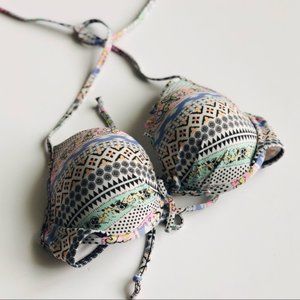 32C Victoria’s Secret aztec swim top